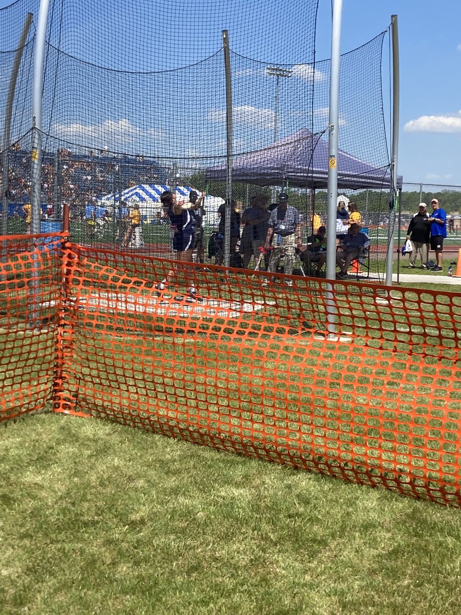 hatleli's tweet image. Jordan Hecht is the MSHSL class AAA state champion in the discus🍀