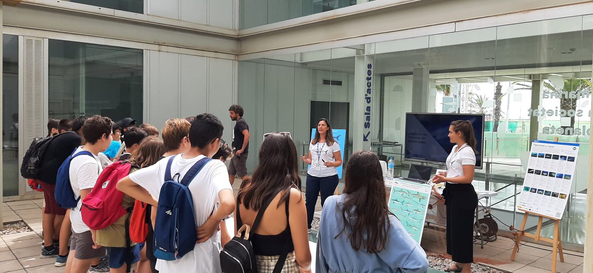 Con motivo de la celebración del #DíadelosÓceanos, hemos participado con un taller de #tiburones en el @ICMCSIC en la gymkhana de l’Oceà Barceloneta, organizado por el Espai Mediterrani 🌊🧪🦈🥼🤗

#CienciaCiudadana #Conservación #Tiburones #Rayas #Mediterráneo #Sharks #Ciencia