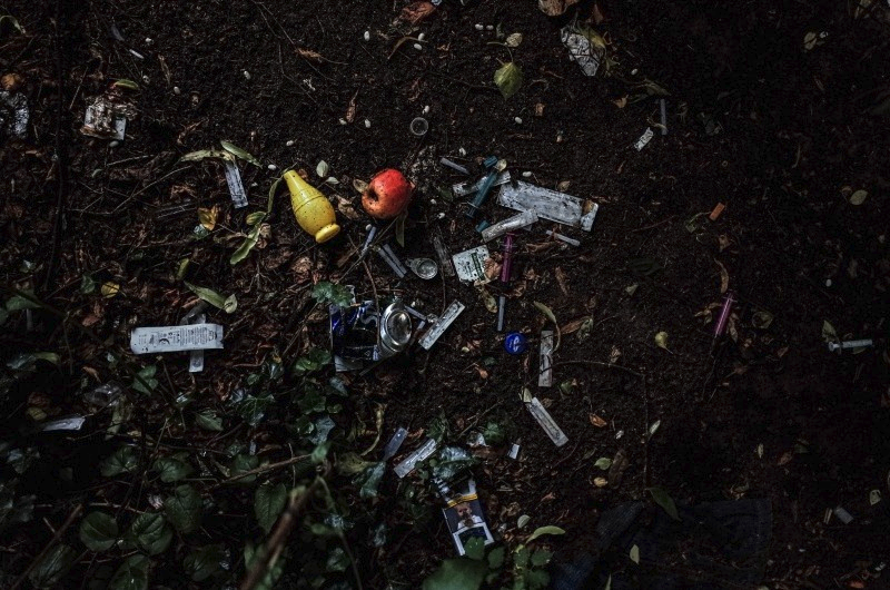 a junkie’s dreamyard. Adam’s yearning for the bottomless pit.
Berlin, May 2017 tinyurl.com/33p3retf