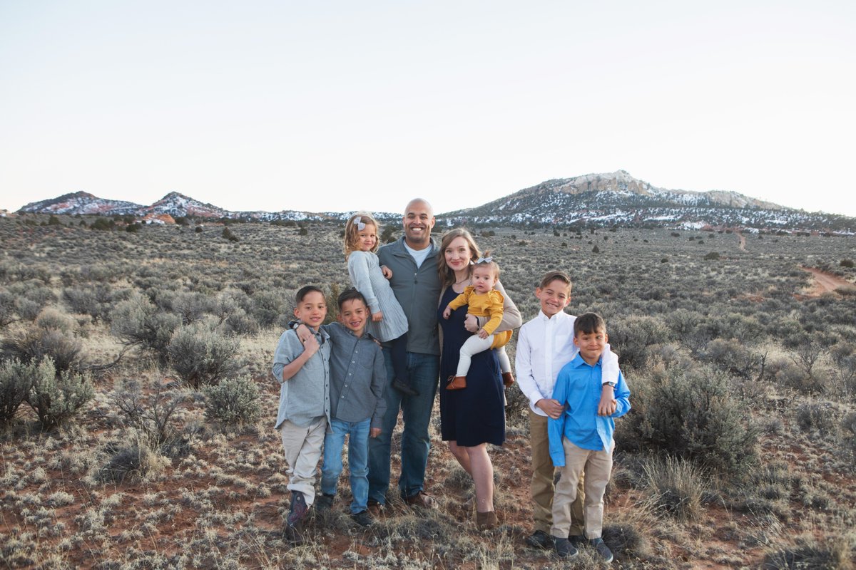 JeremyGayNM's tweet photo. The land of enchantment. Big desert. Bigger family. https://t.co/o2FMVc2jiq
