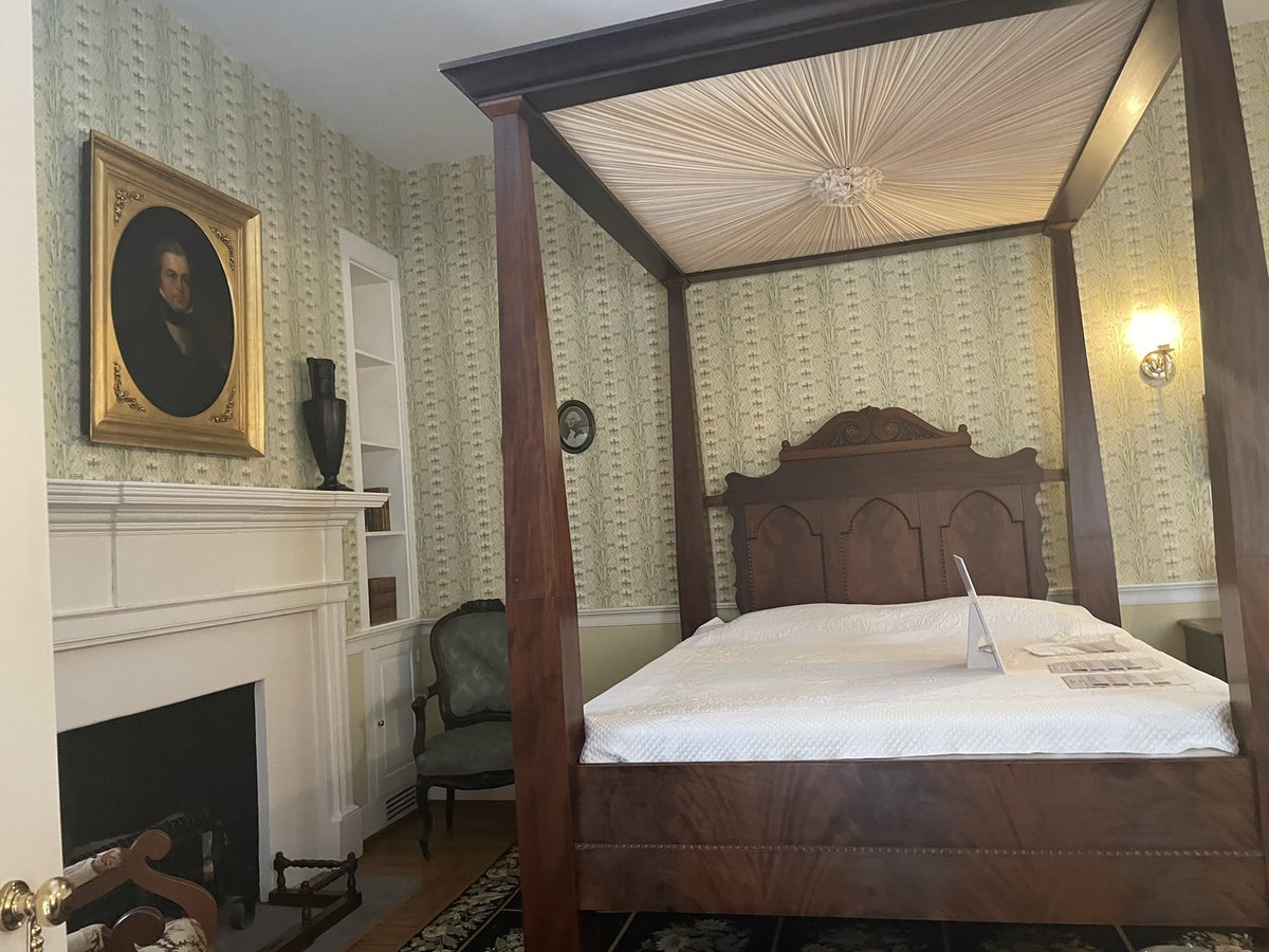 PhdRachel's tweet image. Photo 1: master bedroom at @MTLincolnHouse 
Photo 2: a few steps back showing slave bed and washroom beside master bedroom #twitterstorians @sawh #sawh