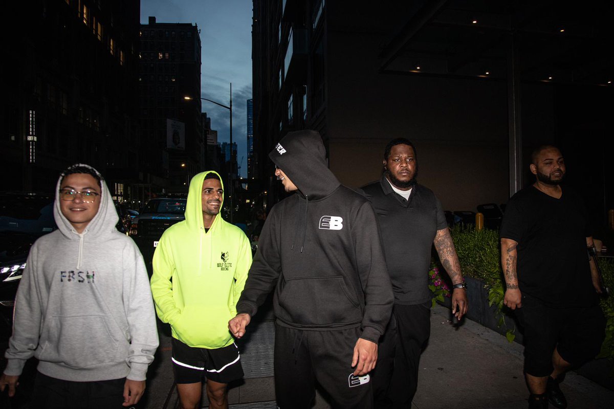 Disfrutándonos el proceso. 

Este sábado se sentirá la cría BORICUA en la gran manzana 🗽🇵🇷

@realedgarberlanga 
<a href="/johnny/">Johnny</a>.nyc 📸

<a href="/toprank/">TopRank Marketing B2B</a> 
@miguelcottopromotions 
<a href="/malik_quinones/">〽️</a> 
@hulutheatermsg 
@teamdeleon_dlbm.pr