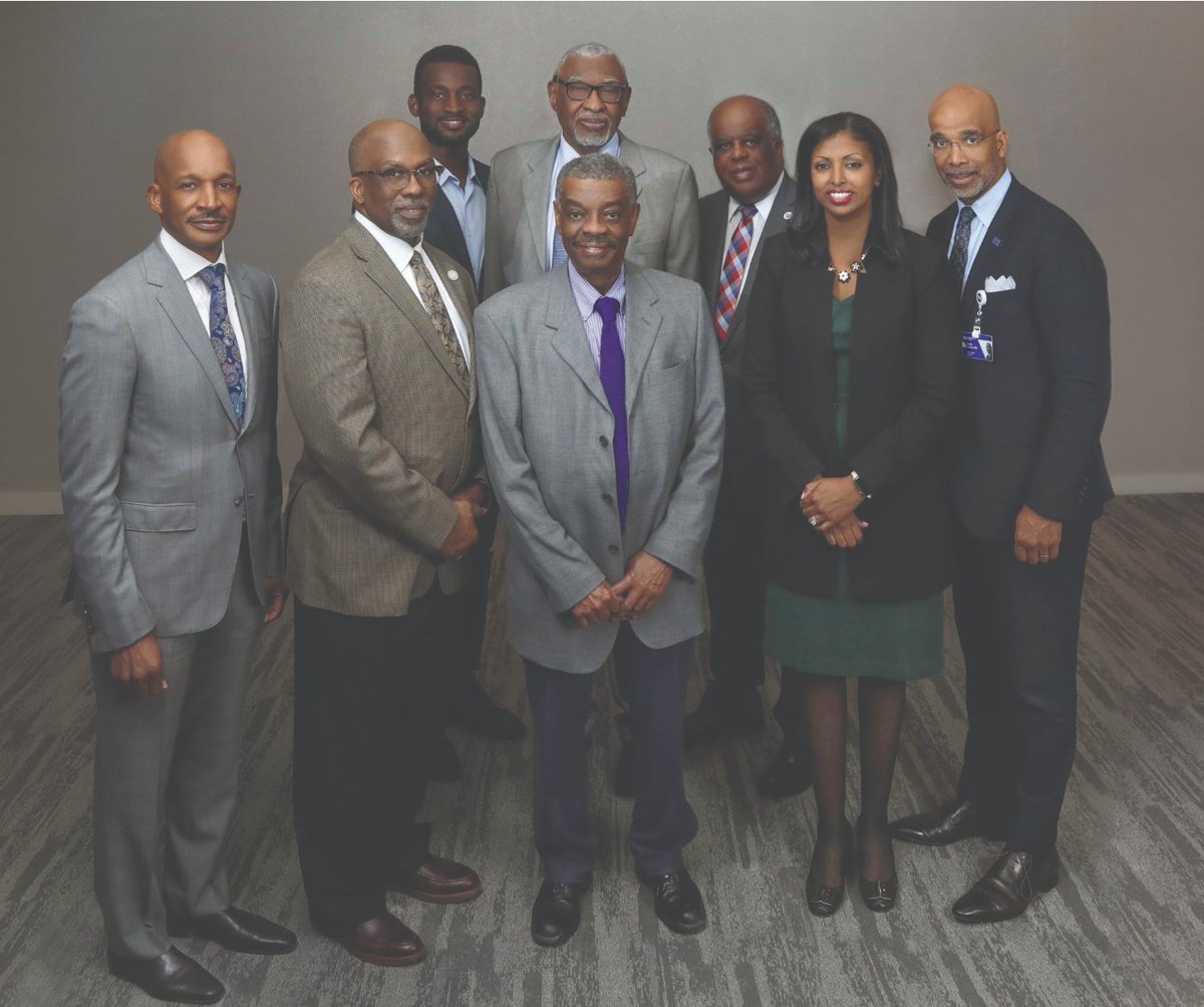 What do these amazing Orthopedic surgeons all have in common? They all were Orthopedic surgery residents @NMOrthopaedics Read about their stories and how they overcame, fought for diversity, and created safe space for Black orthopedic residents. magazine.nm.org/2022/06/03/tra…