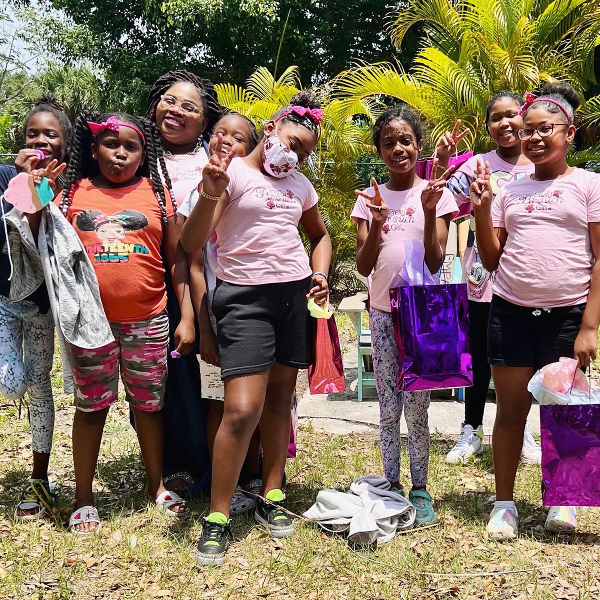 PrettyBrwnGirls's tweet photo. Weโre celebrating our Pretty Brown Girls all month long! Say hello to our girls from University Park Elementary in Melbourne, FL๐ฅฐ
#prettybrowngirl #prettybrowngirlprogram #pbg #blackgirls #browngirls #blackandbrowngirls #girlsprogram #enrichmentprogram #afterschoolprogram https://t.co/Fp20pzb1eM
