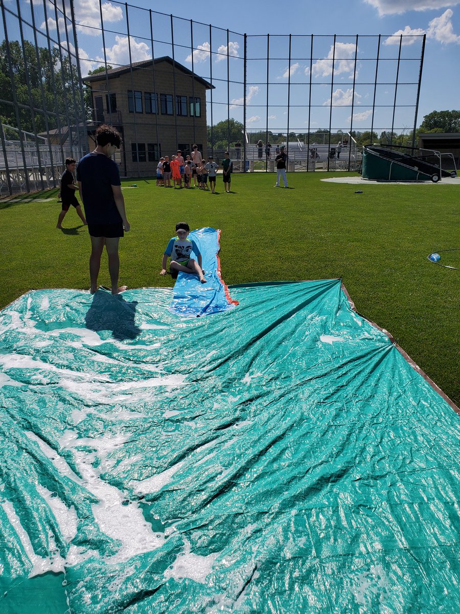 ConcordMinBase's tweet photo. Great week of baseball camp.. ended the camp with sliding practice. https://t.co/rMVVdngguE