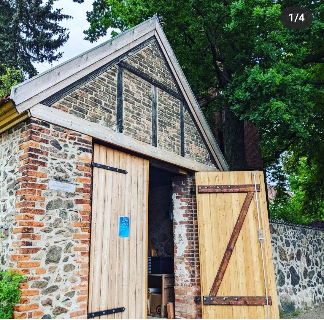 ZWHdorf's tweet photo. In Zusammenarbeit mit der ev.Kirchengemeinde Heinersdorf haben wir heute im Spritzenhaus eine Pop-Up-Ausgabestelle von Laib und Seele der @berlinertafel eröffnet! Unterstützung der regul. Ausgabestellen in der Umgebung, die aufgrund der besonderen Situation oft überlastet sind. https://t.co/ENU1TA2Ptz