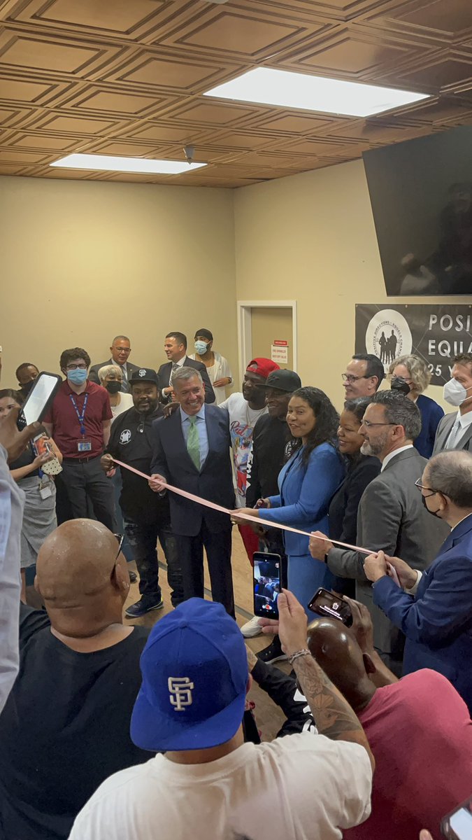 PD_4_Life's tweet photo. Grand Opening Of The Minna Project! Shoutout To #PDEC Showing Up & Supporting This Great Day. Thank You To Mayor @LondonBreed, @Chief_Tullock, @SteveAdami, & The Many More That Came.
#positivedirectionsequalschange #recoveryisbeautiful #PDEC #support #positivity #recover https://t.co/LZxYxgqQcX