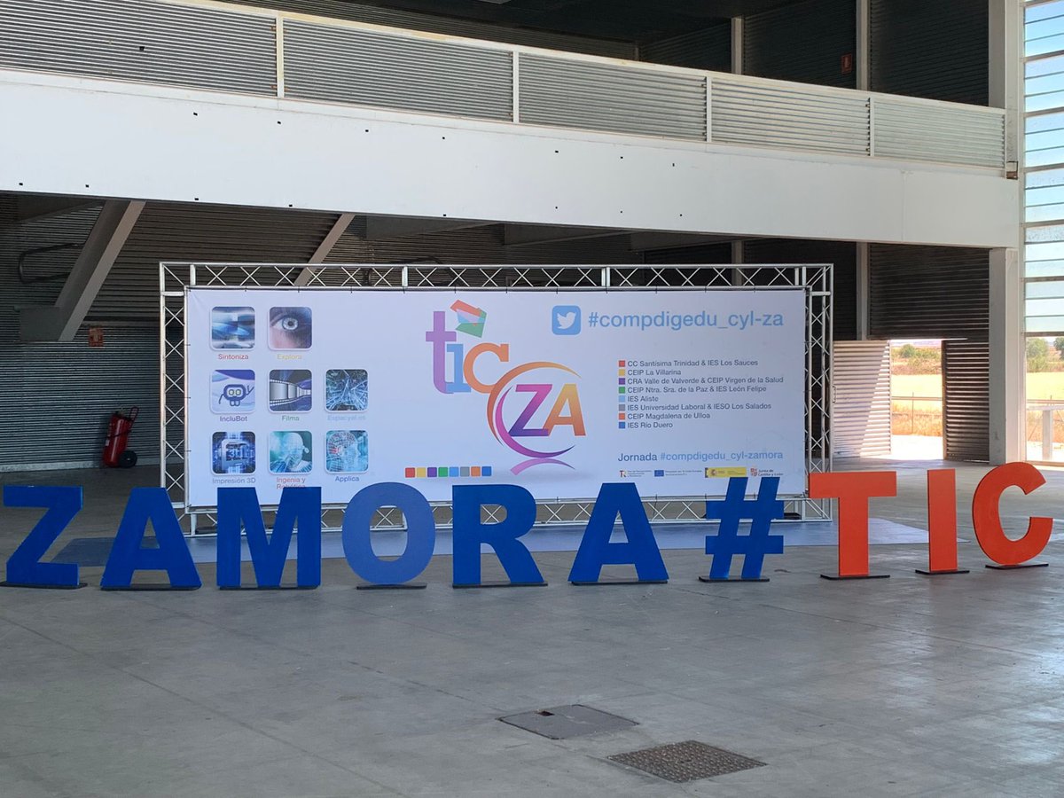 fran_tejero's tweet photo. Todo preparado para la jornada de competencia Digital en Zamora @educacyl #compdigedu_jcyl-za https://t.co/qklNMj99xU