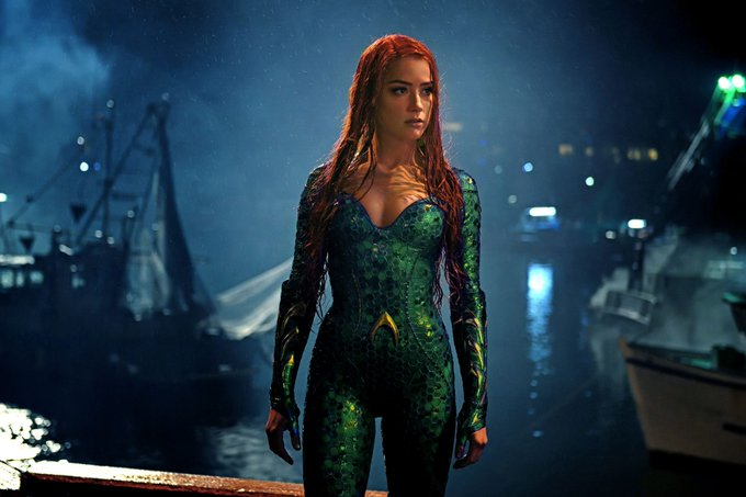 KlineLibby's tweet photo. So #WarnerBros fires #JohnnyDepp from #FantasticBeasts because #AmberTurd pointed the finger at him, but #AmberHeard gets her screentime doubled in #Aquaman2 despite being proven a malicious liar and domestic abuser in a court of law?  WOW. Good to know. I will #boycottaquaman2 https://t.co/SCG2ctdLrI