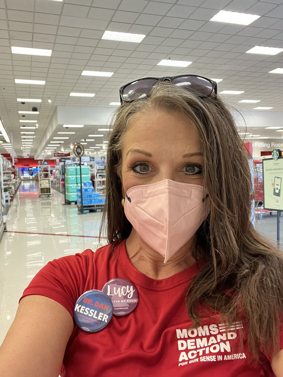 tracy_legg's tweet photo. Running errands here in Minnesota and representing my Gun Sense Candidates- Lucy Rehm and Dan Kessler! Let’s all do our part to be the change that we seek! #LucyForMN #KesslerForSenate #GunViolencePrevention #GunSafety #ElectGunSenseCandidates #mnleg @MomsDemand https://t.co/JP2rQIZLJ5