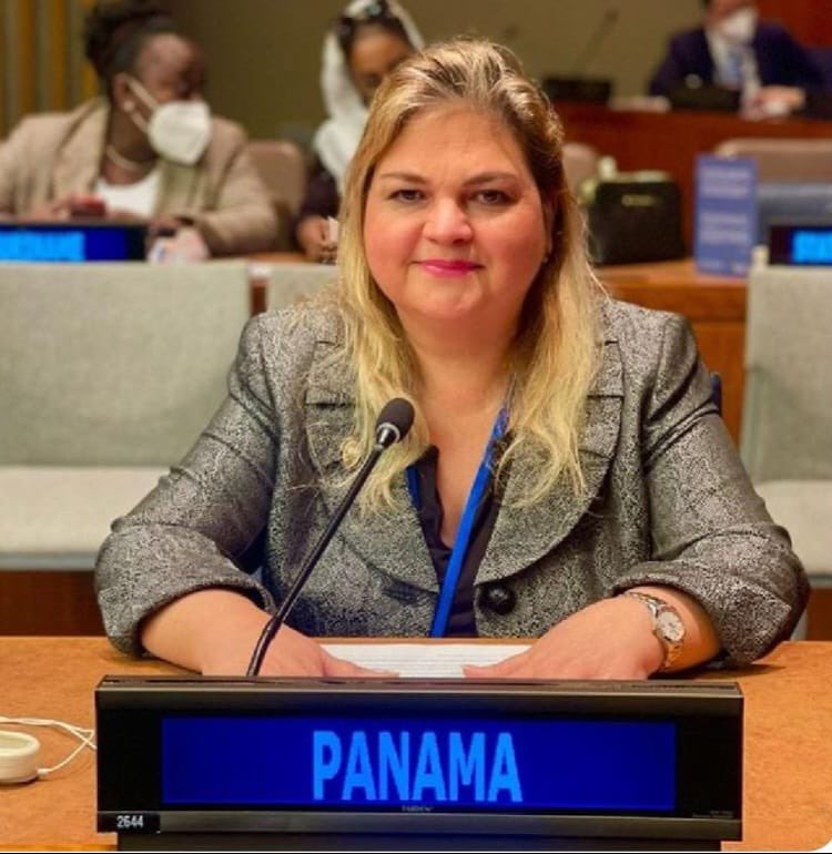 gabycarrizoj's tweet photo. Felicidades a la Dra. Rosaria Correa por su elección como miembro del Comité de Expertos de los Derechos de los Niños de las Naciones Unidas para el periodo 2023-2027. Como panameño me siento muy orgulloso por este gran logro y le deseo éxitos en sus funciones.🇵🇦 https://t.co/cNLudtrMVP