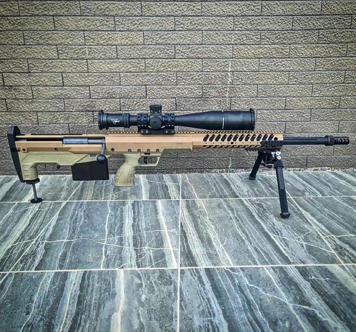 DeserttechHQ's tweet image. Its not just a big bore rifle, it also is customizable in your favorite big fella calibers. What would the next caliber option be in the HTI besides the four we have now (.375,408,416,50bmg)?
#deserttech #tomorrowsweapons #hti #unrivaledperformance #50bmg
📸: @gallery_guns