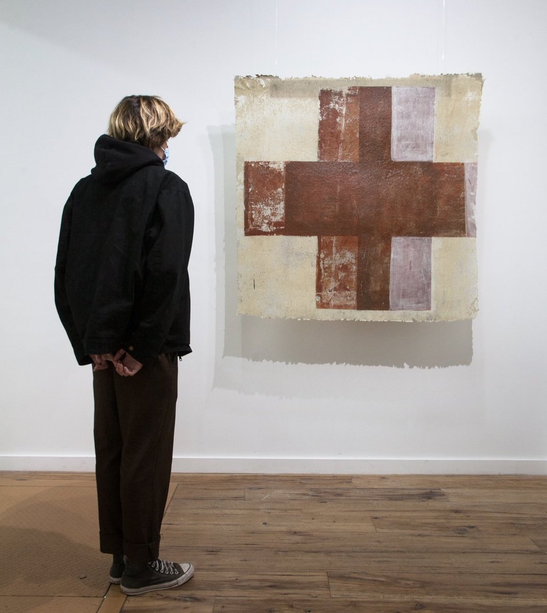 Red Cross . Appropriation. Wall extraction.