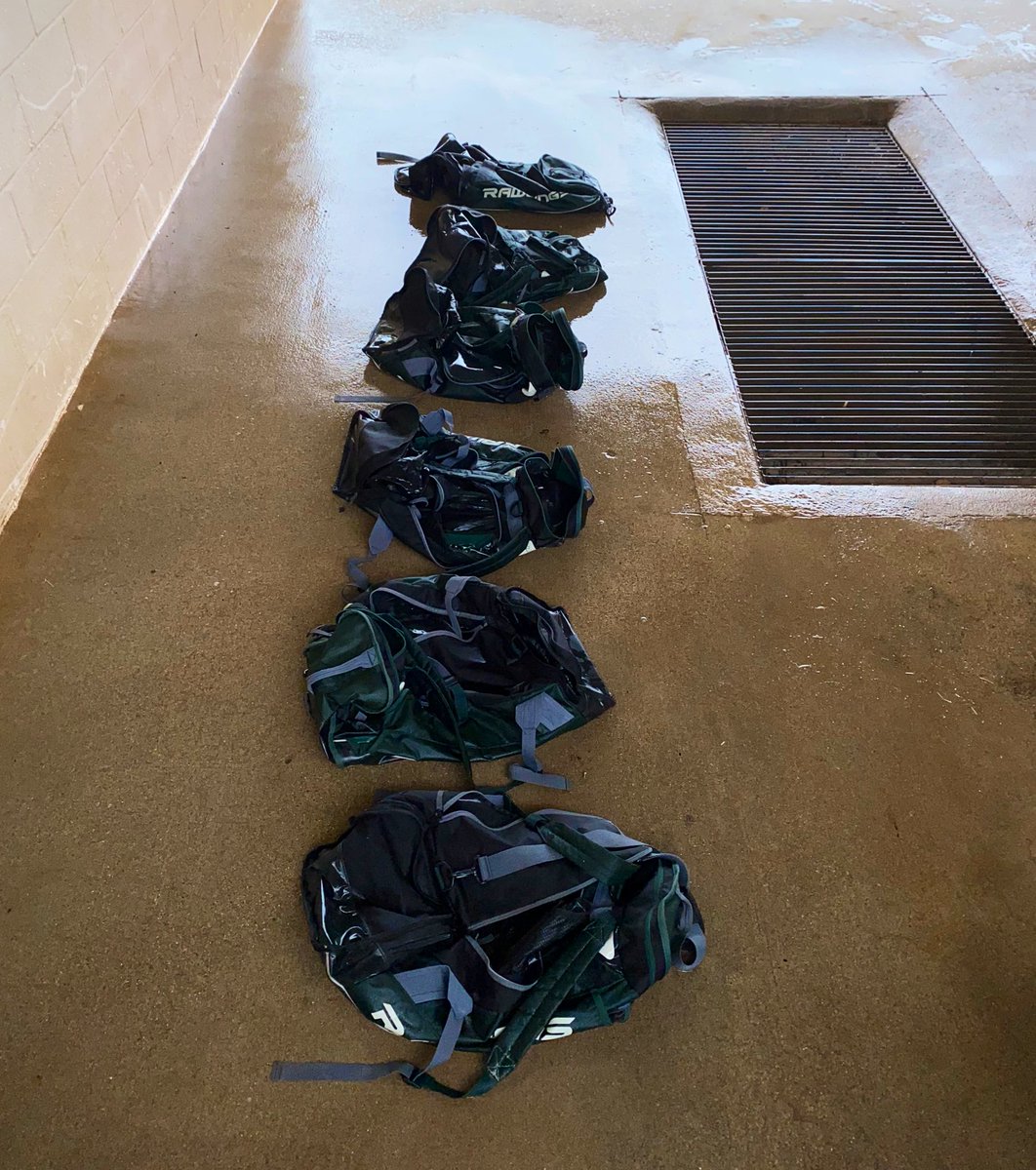 AubreyVoboril's tweet photo. Sometimes you just gotta take the bat bags to the car wash to pressure wash &amp; then hang dry on your balcony… 🤷🏼‍♀️ https://t.co/T1XQzu2eGJ