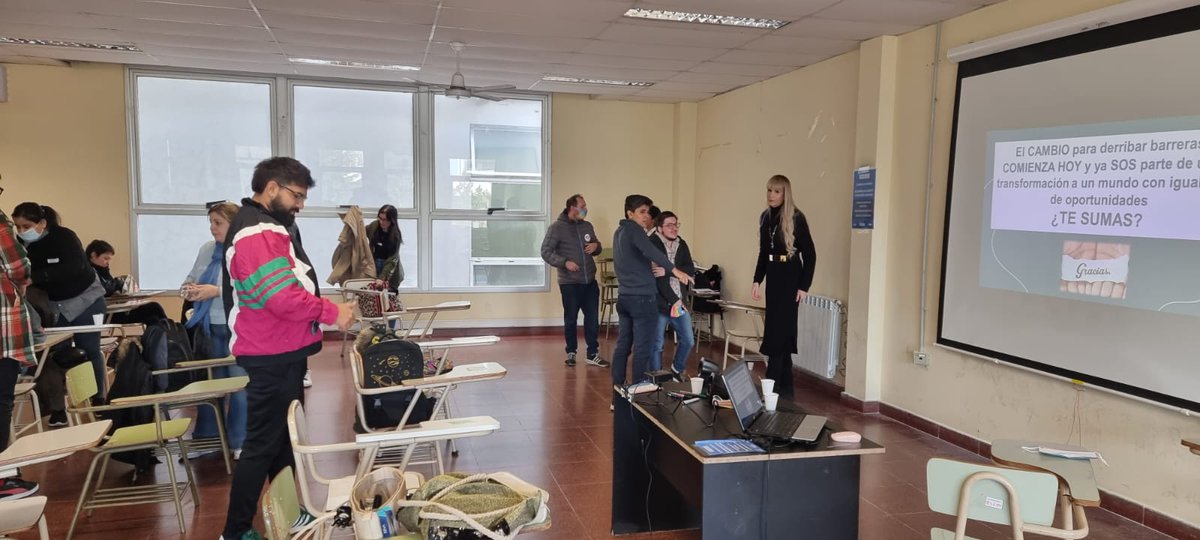 El 4/6 se realizó la charla del voluntariado del Programa #ContrataTrans. La Carrera de #RelacionesdelTrabajo invitó a les responsables del Programa a que pudiesen realizar la 1ra reunión en nuestra casa de estudios.
buff.ly/3Qo0TB0
@ContrataTrans <a href="/MartinaNikolle/">Martina Ansardi</a>