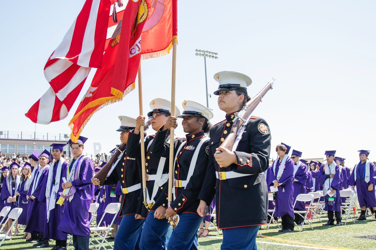 MorenoValleyUSD's tweet photo. Congratulations and fly high, Ravens! We cannot wait to see the heights you reach after graduating high school, Class of 2022! ☁️💜🎓

View the full highlight photo gallery: https://t.co/aGFCucgXn3 https://t.co/2XIhzfjREv