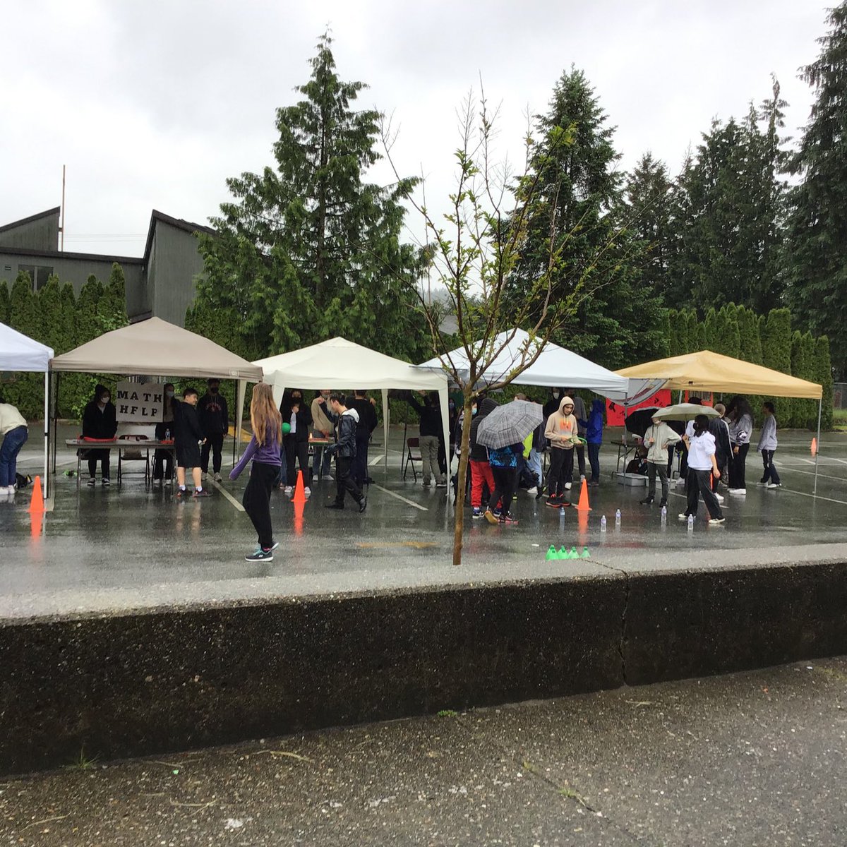 Gleneagle Spring Carnival: Wet weather not enough to dampen the fun!