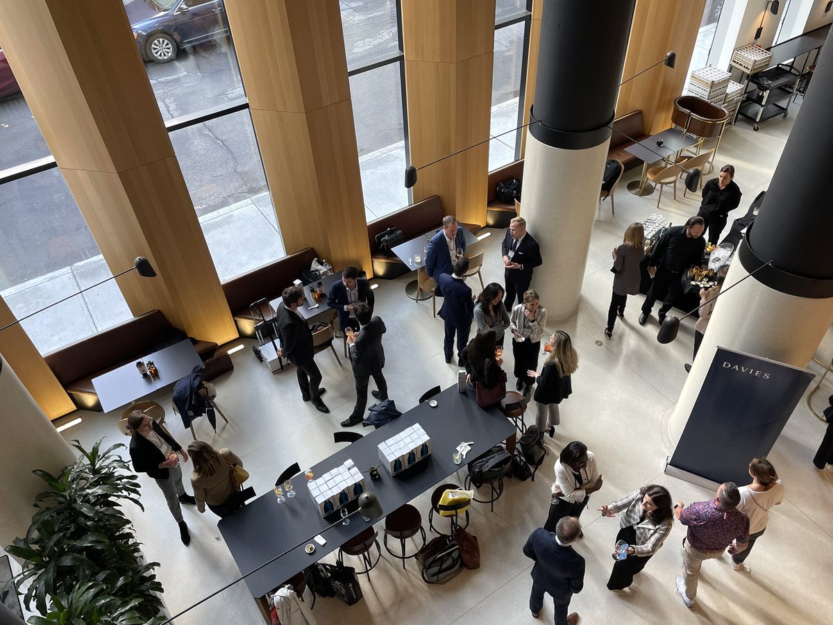 Advocates_Soc's tweet photo. Une excellente soirée cocktail avec nos pairs après une belle journée de formation! Merci @_Davies_ pour la commandite. https://t.co/vsXGldwbVE