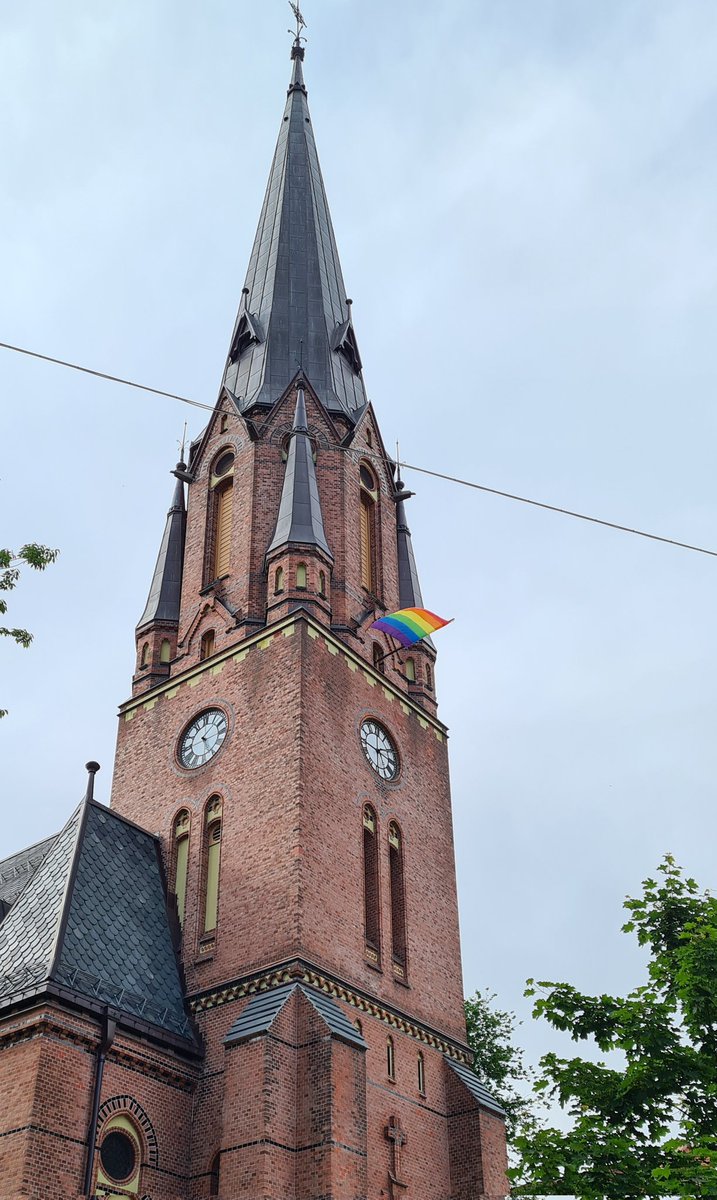 كنيسة القديس بولس الفي حينا ترفع علم قوس قزح إحتفالاً بشهر الفخر  🏳️‍🌈🏳️‍🌈

عقبال الجوامع و كدا 😊 

#للعقول_البتقول_مافي_دين_بيتقبل_المثلية
#تأملها 
🏳️‍🌈🇸🇩🏳️‍🌈🇸🇩🏳️‍🌈🇸🇩🏳️‍🌈🇸🇩🏳️‍🌈🇸🇩🏳️‍🌈🇸🇩🏳️‍🌈