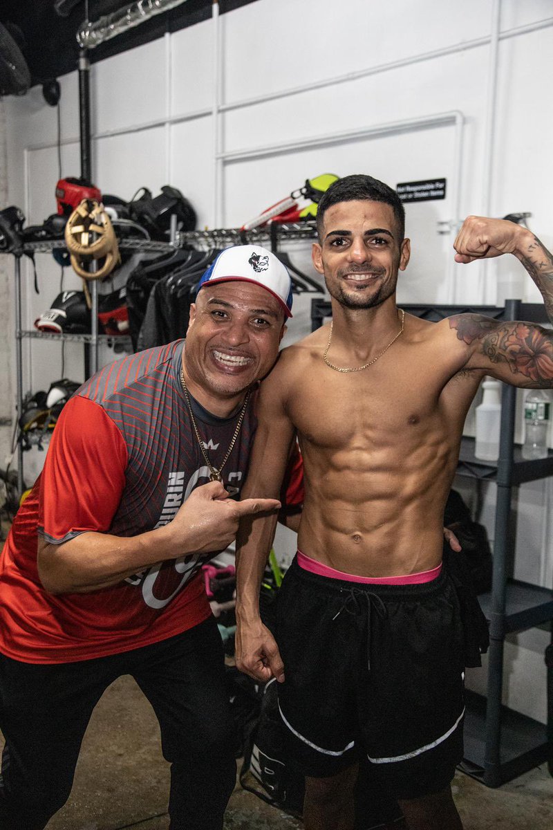 Ya el trabajo está echo. 🔥🇵🇷 

Tremendo campamento que se realizó para quedarnos con el Madison Square Garden este próximo sábado 11 de junio, víspera de la parada puertorriqueña 🇵🇷 

Edgar "The Chosen" Berlanga estamos listos‼️💯🔥 

#teamPurin
#teamBerlanga 
#teamDeLeon