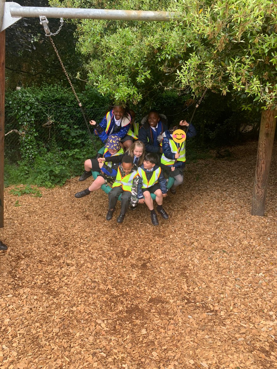 MrsWhileYear4's tweet image. Year 4 had the best day at 
@Bhambotanicalgd. The chn loved the Japanese challenge and were able to share their knowledge from our new geography topic, “Japan” with our leader 🇯🇵🎎