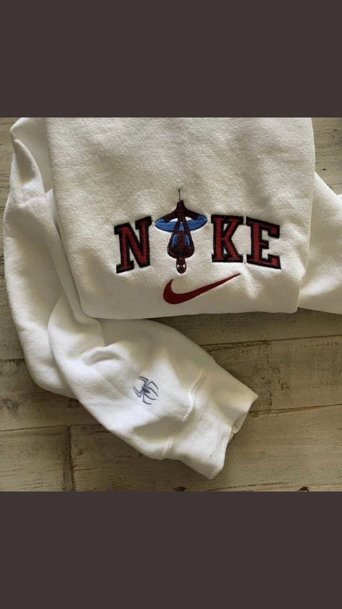 Hola amigos/as 👋🏻.. Quisiera dar a conocer mi emprendimiento ahora que llega el invierno voy a estar vendiendo hoodies, moletones vintage!!, voy ir dejando las fotos.. les agradecería un montón si pueden darle like y rt!!  
👇🏻👇🏻👇🏻