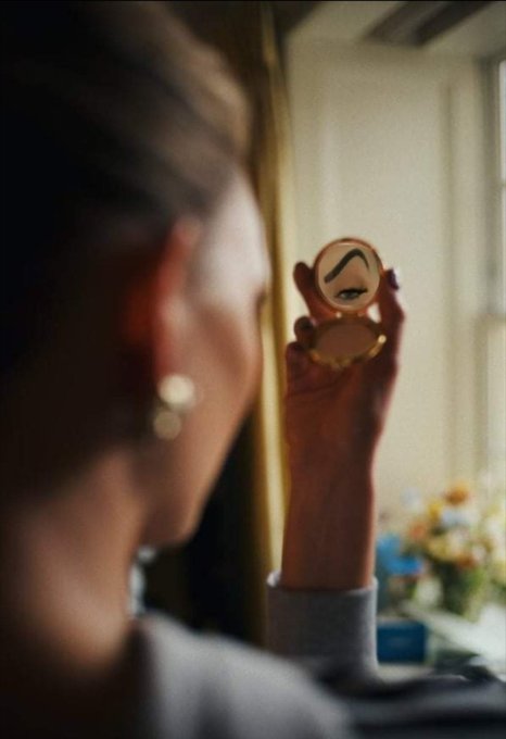 I think my nail break is over and I&rsquo;m ready for a full set https://t.co/EvYDfZqVwT