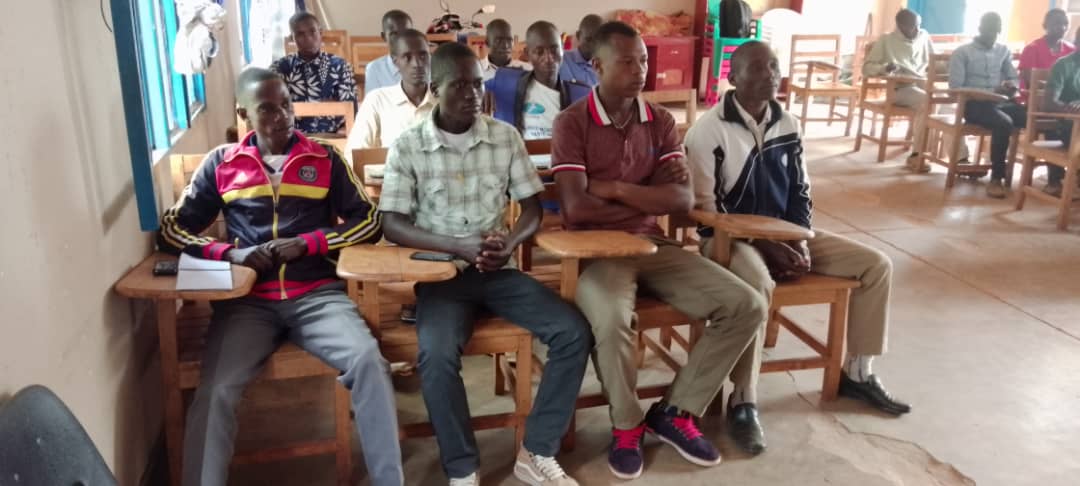 CnjbMuyinga's tweet photo. C'était un cadre d'échanges enrichissant qui a permis de booster leur motivation et d'évaluer l'activité en cours qui est la création des coopératives collinaires des jeunes..Plus de 10 coopératives des jeunes ont été créé dans ces commune(2)
@MuyingaProvince @cnjbdi @DrIngabire https://t.co/adW1kOYtJd