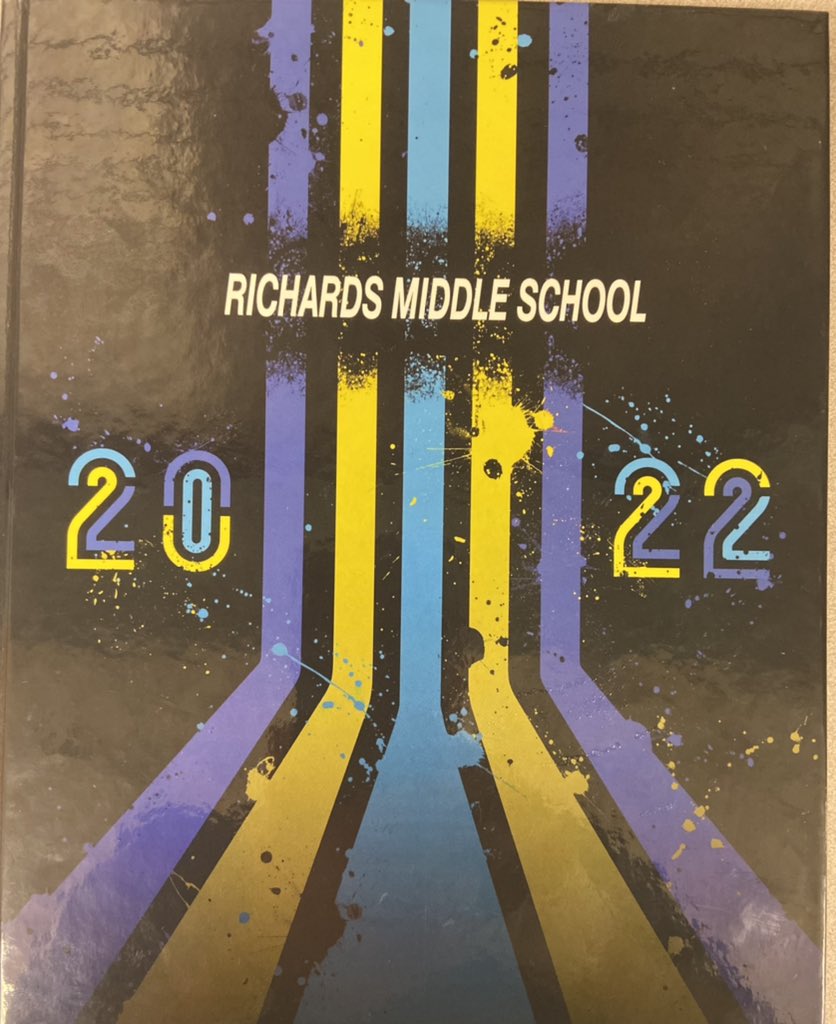 MrWhiteleyRMS's tweet photo. Thanks @wenmurray3 for this years yearbook! Seeing the smiles and laughs of students looking through them, passing around for signatures; truly is beautiful sight to see old traditions renewed vs previous 2 school years! #fraserlearning https://t.co/3JqjClSx4X