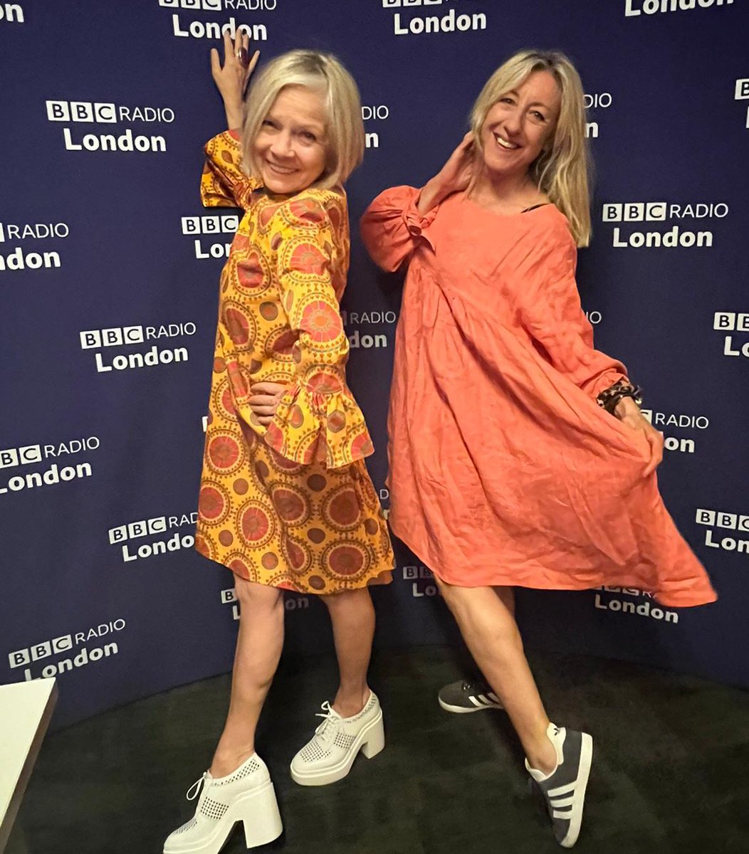 It’s Barking at the Moon from 11pm tonight <a href="/BBCRadioLondon/">BBC Radio London</a> 
We’re talking to <a href="/LynneMcTaggart/">Lynne McTaggart</a> on London’s first Natural Pet Care Show <a href="/GetWellShow/">Get Well</a> 
Plus Vet Andrew Prentis on why grass seeds are a danger <a href="/Vet_Sustain/">Vet Sustain</a> 
Nadia Leguel chats tea on an E bike 

#Radio #dogs #TuneIn