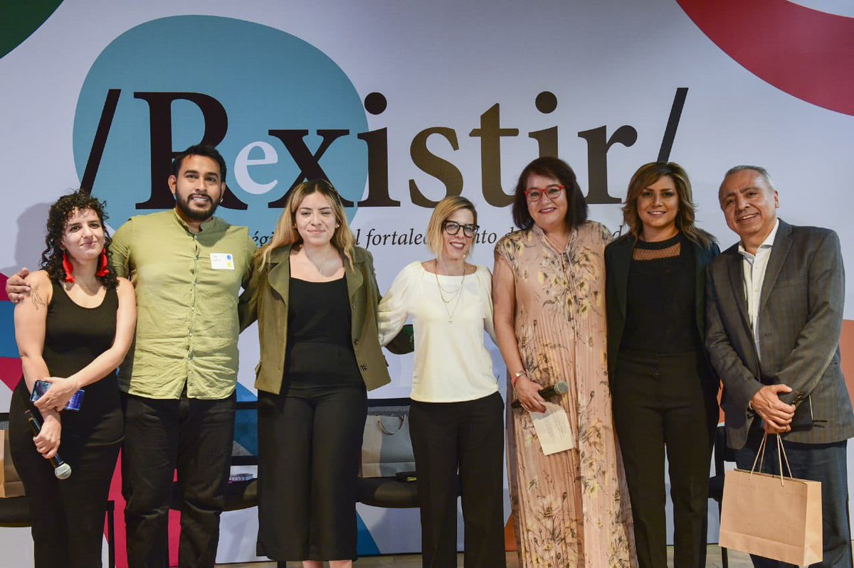 Racismo_MX's tweet photo. Hoy compartimos mesacon organizaciones por la justicia social, incluyendo la justicia racial: no estamos solxs. Compartimos panel con @equisjusticia, @desdemujeres, @cemefi, @opinion51 y @tejiendoredesi https://t.co/Btix9wyYWr