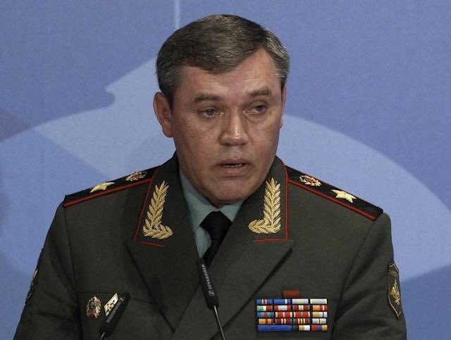CEMA_FR's tweet photo. Echange téléphonique avec mon homologue russe, le général Guerassimov. Discussion sur la guerre en Ukraine et la situation au Sahel. https://t.co/aWZU2fWJ1t