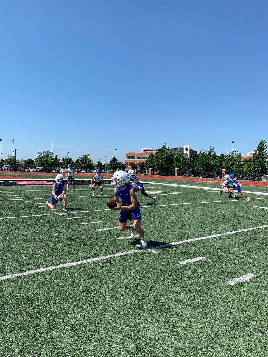 MSMRocketFB's tweet photo. A great day to be a Rocket! Hardest day of summer pride yet &amp; finished with a stellar day of 7on7! We got better today! #5Pillars https://t.co/sgfeuIfH4i