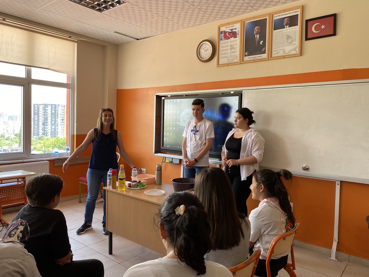 Niğde Ömer Halisdemir Üniversitesi Eğitim Fakültesi Fen Bilgisi Öğretmenliği Bölümü Topluma Hizmet Dersi Kapsamında 5 Haziran Çevre Günü Etkinliğinde çocukları deney yaparak bilgilendirdi. <a href="/mnuraydede/">Meryem Nur Aydede</a> <a href="/cinarbekir42/">Prof. Dr. Bekir Çınar</a> <a href="/DrHasanUslu/">Hasan USLU 🇹🇷🥇</a> <a href="/rabiamrsx/">Rabia Maraş</a> <a href="/vesilecigim/">Vesileciğim</a>