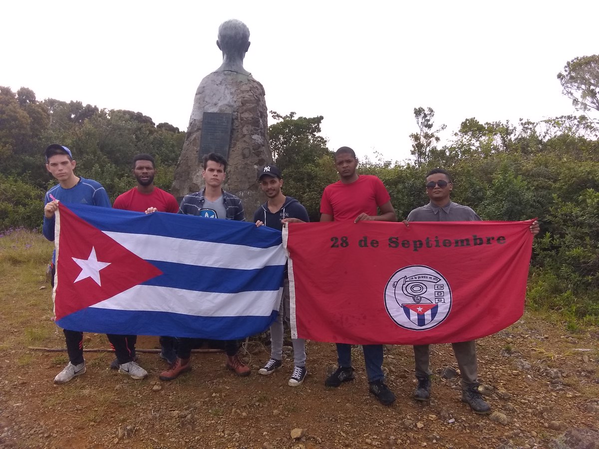 Juvenil60's tweet photo. Realiza Destacamento Juvenil Cederista en conjunto a miembros de la dirección municipal de la #UJC en el municipio de Santa Clara  visita al Parque Nacional #Turquino. Gracias al apoyo del Gobierno y el Partido en la provincia de #VillaClara
#SomosDelBarrio 
#CDRVillaClara
#Cuba https://t.co/hUNC3KHEwY