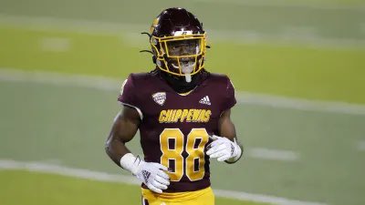 After a great talk with <a href="/CoachMurphy87/">Keith Murphy</a> I am BEYOND grateful and blessed to receive my first D1 scholarship from Central Michigan University!! <a href="/Dupage_Football/">College of DuPage Football</a> <a href="/Coach_Hence/">Ja Vontae Hence</a> <a href="/CoachFurco7/">Joe Furco</a> <a href="/FBCoach_Rahn/">Coach Matthew Rahn</a>