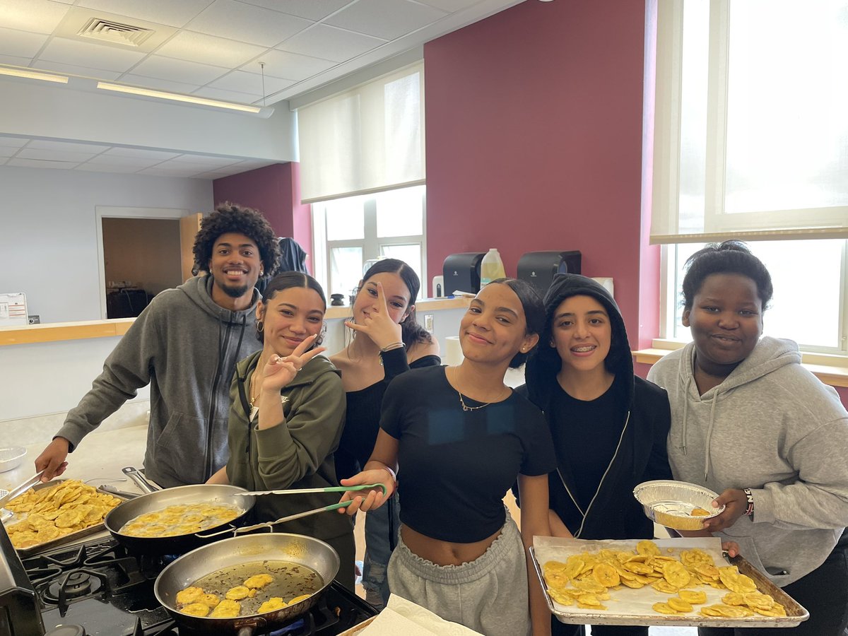 NahsFocus's tweet photo. Empanadas and tostones today!! Big thanks to this crew for their chef skills! https://t.co/D7ppDvlPnS