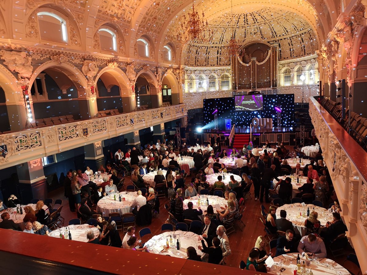 ...and we are live!  <a href="/BrunoHolthof/">Bruno Holthof</a>  welcoming everyone to the event.

#OUHAwards21 #OneTeamOneOUH