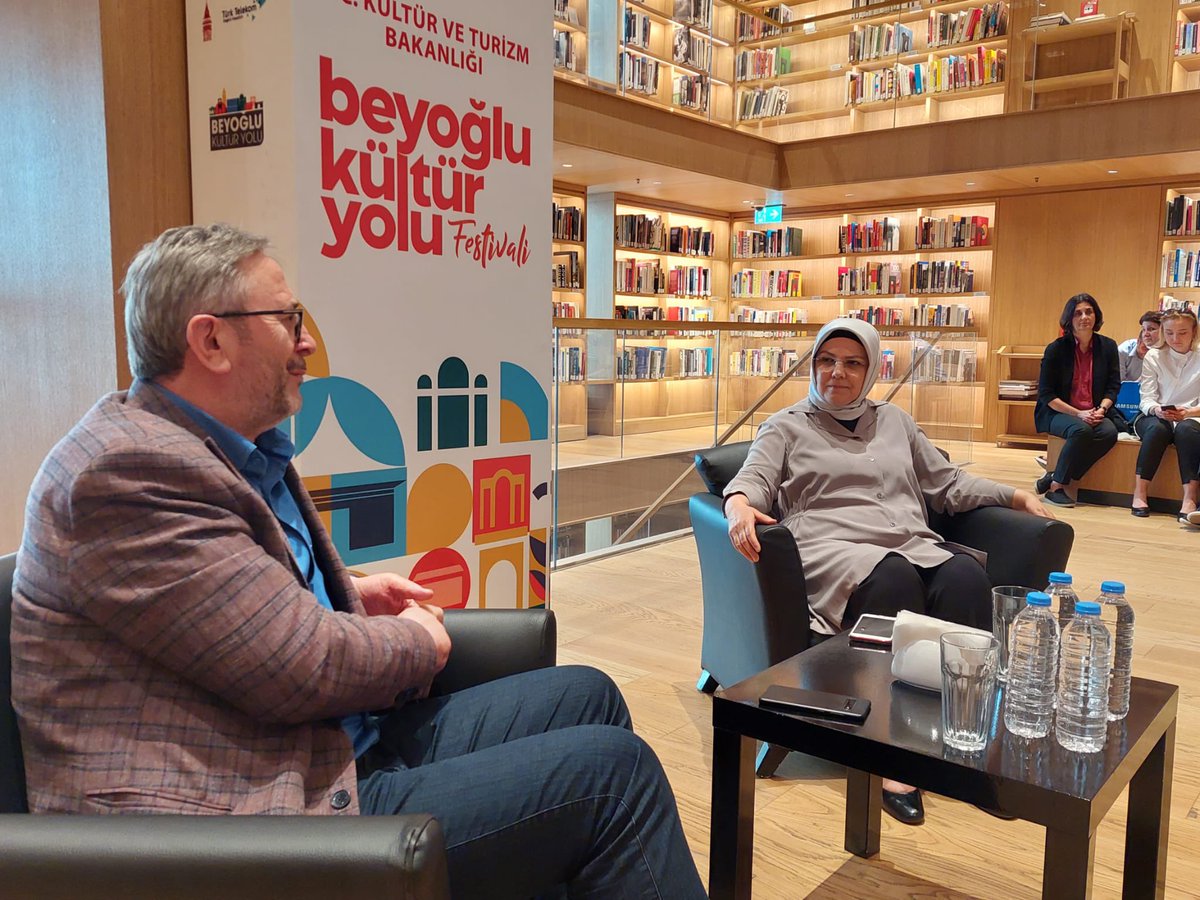 iktm34's tweet photo. AKM Kütüphane Buluşmaları’nda bugün;İl Müdürümüz Coşkun Yılmaz ve gazeteci,yazar ve yapımcı Ayşe Böhürler’in konuk olduğu söyleşi bugün 17.00’de AKM Kütüphane de gerçekleşti.Ayşe Böhürler’e ve tüm misafirlerimize teşekkür ederiz.
@TCKulturTurizm 
@coskunyilmaz66 
@aysebohurler https://t.co/2qwOsNrQvS