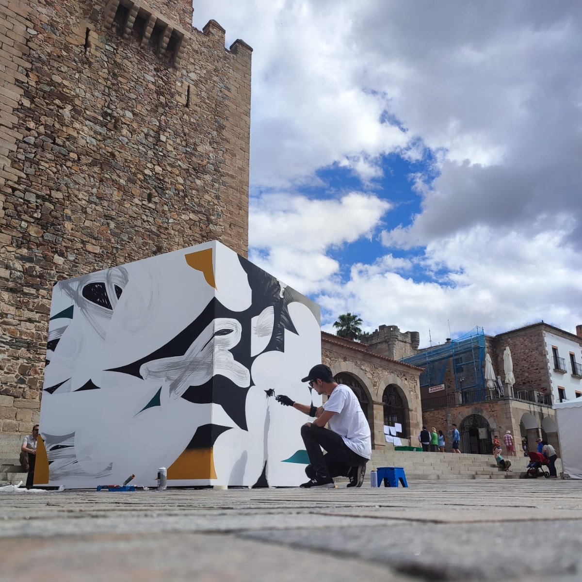 roymo_es's tweet photo. El fin de semana pasado lo dimos todo en Jato y, ¿sabes qué? ¡Fue un éxito! ✌️
📷 Porque muchas veces no se ve todo el esfuerzo que hay detrás de un gran trabajo. ¡Enhorabuena equipo!
#Roymo #digitalmarketing #digitalthinking #digitalagency #Jato2022 #diputacióncaceres https://t.co/P6aZIdE1gg