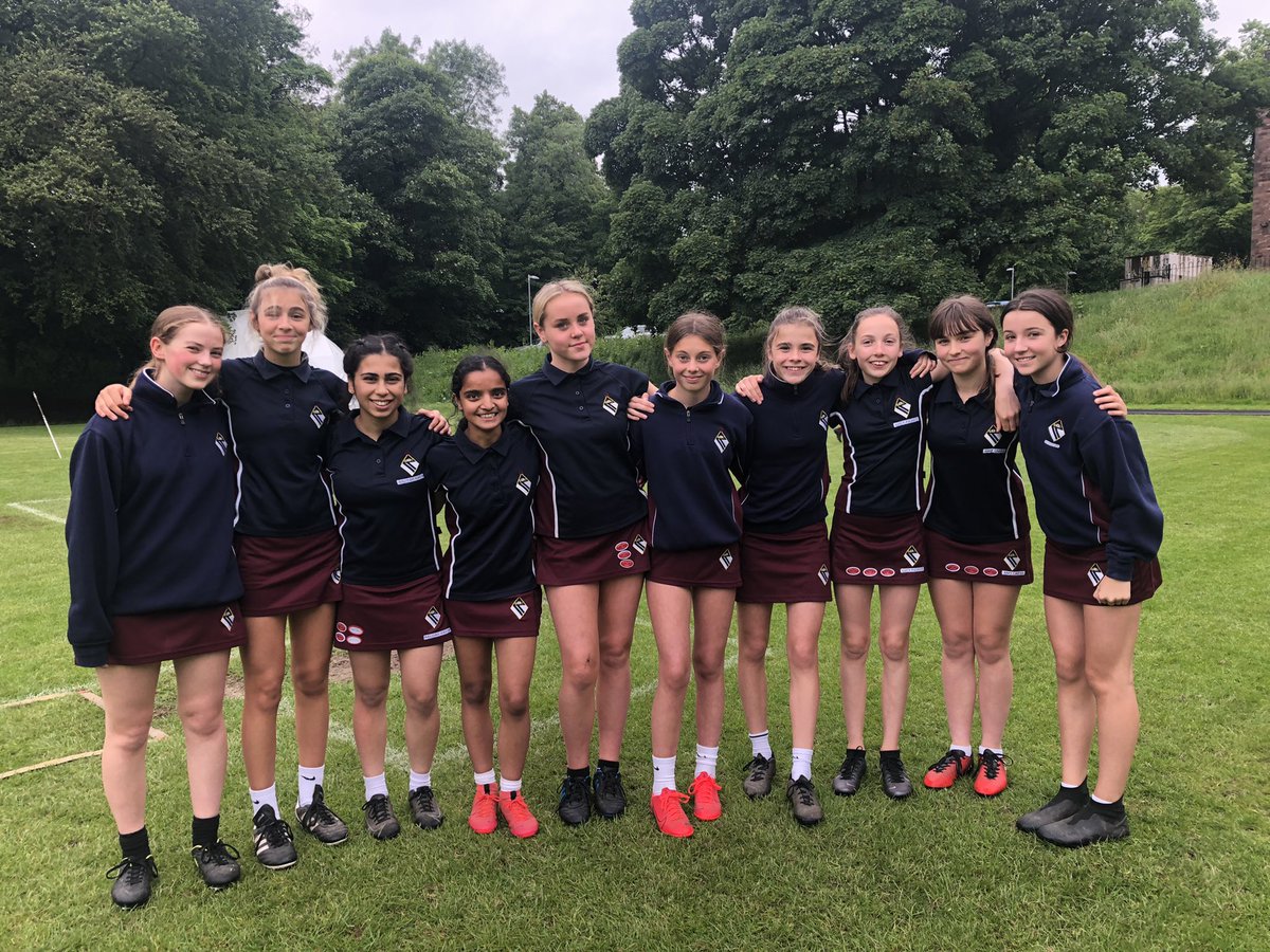 BSGDSport's tweet photo. ROUNDERS
Some very close games tonight in our fixture against @StJamesSLS 
Y8 Lost 131-133
Y9 Won 143-105  
Y9A against St James Y10 team lost 143-164
Well done to everyone involved, great competitive spirit on display @RoundersEngland #rounders https://t.co/fBtV6QyyBW