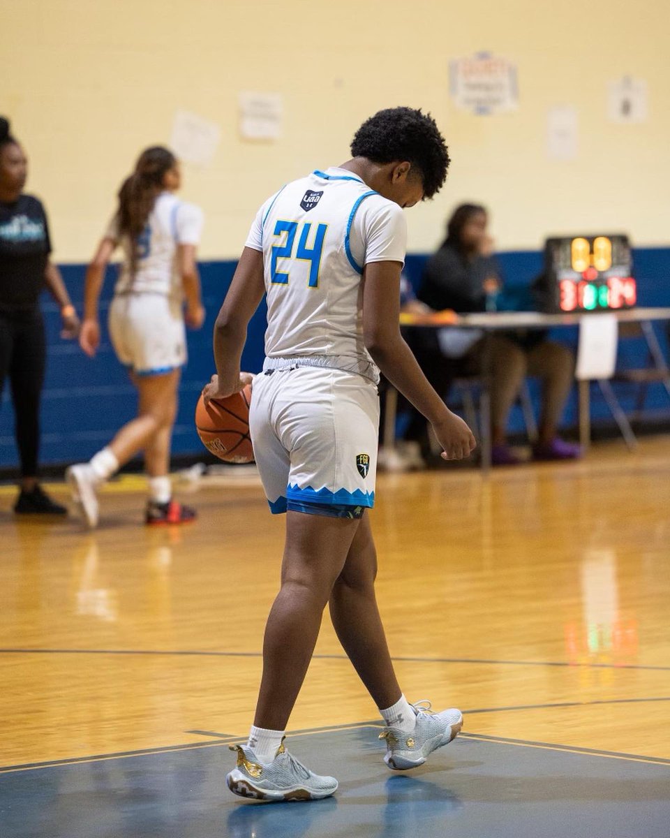 Floor General - 👀 up, see the floor. Thanks @gameoverphoto for these great shots during AAU States. <a href="/I_AM_CoachE/">LEGENDARY ELITE TRAINING</a> <a href="/FGBvsEveryone/">@FGBvsEveryone</a> @c1osen <a href="/PGHFlorida/">Prep Girls Hoops Florida</a> @SAthletesWBB