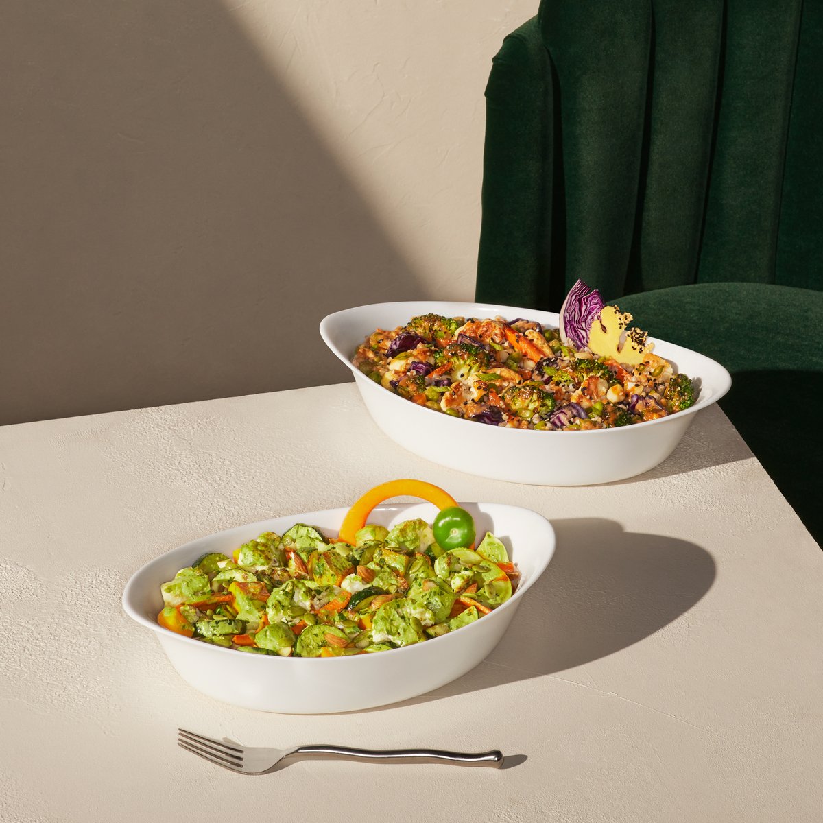 From the world, to your oven. Say hello to: 🔥Red Cabbage + Buckwheat Donburi Harvest Bake: tastes like a teriyaki grain bowl with hibachi veggies 🔥Kohlrabi + Zucchini Salsa Verde Harvest Bake: tastes like a tomatillo mole enchilada Get it here:bit.ly/3aJbYMG