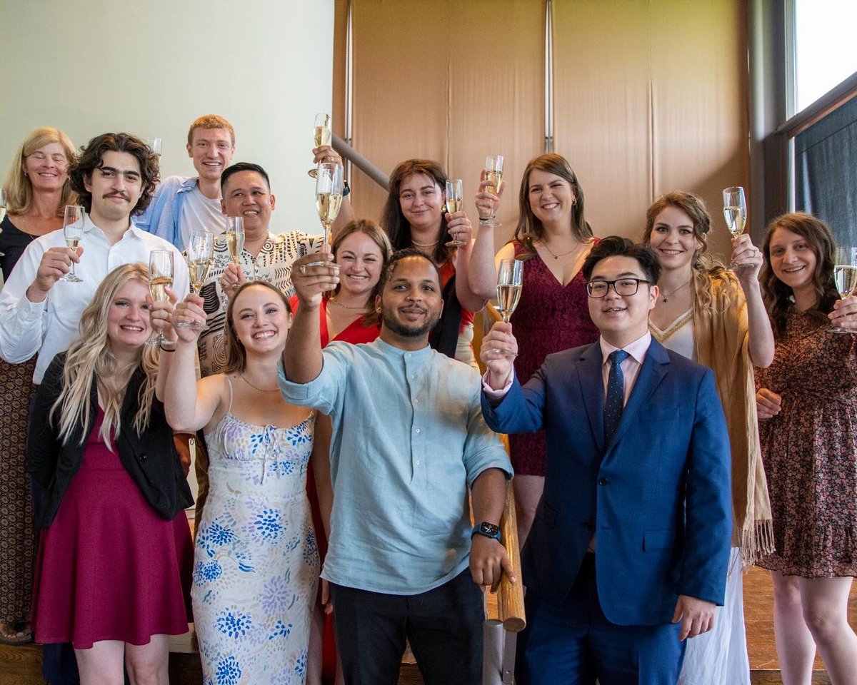 StratfordChef's tweet photo. What a wonderful Graduation day it was. Congrats to all our Grads in the Classes of 2020, 2021, and 2022! We are so very proud of all of you.
#stratfordchefsschool #stratfordchefalumni #graduation2022 #nextgenchefs #lovestratford #stratfordon #cookingschool #culinaryschool https://t.co/O9iJhh76hL