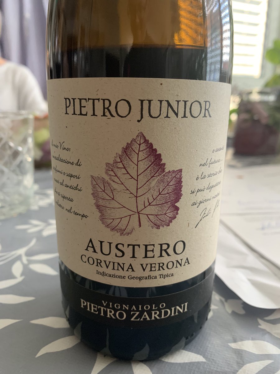 Klar rekommendation för 13€/flaska. 100% Corvina, bra struktur, friskhet, renhet och bra kropp. Ett utmärkt matvin!