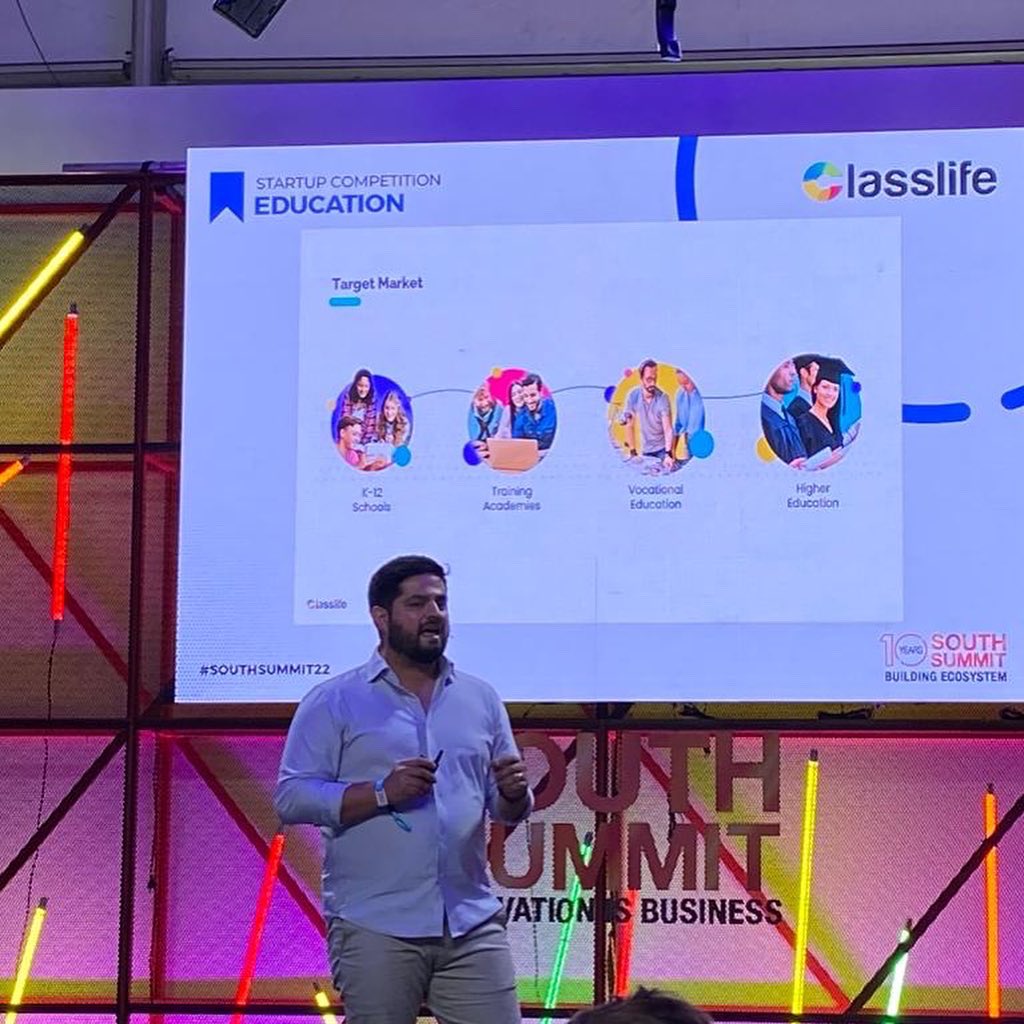 Un honor compartir escenario con tanto talento! Otro éxito más en el #SouthSummit22 como finalistas #Edtech gracias al enorme trabajo del equipo <a href="/ClasslifeEd/">Classlife Education</a> #EmpowerEducation