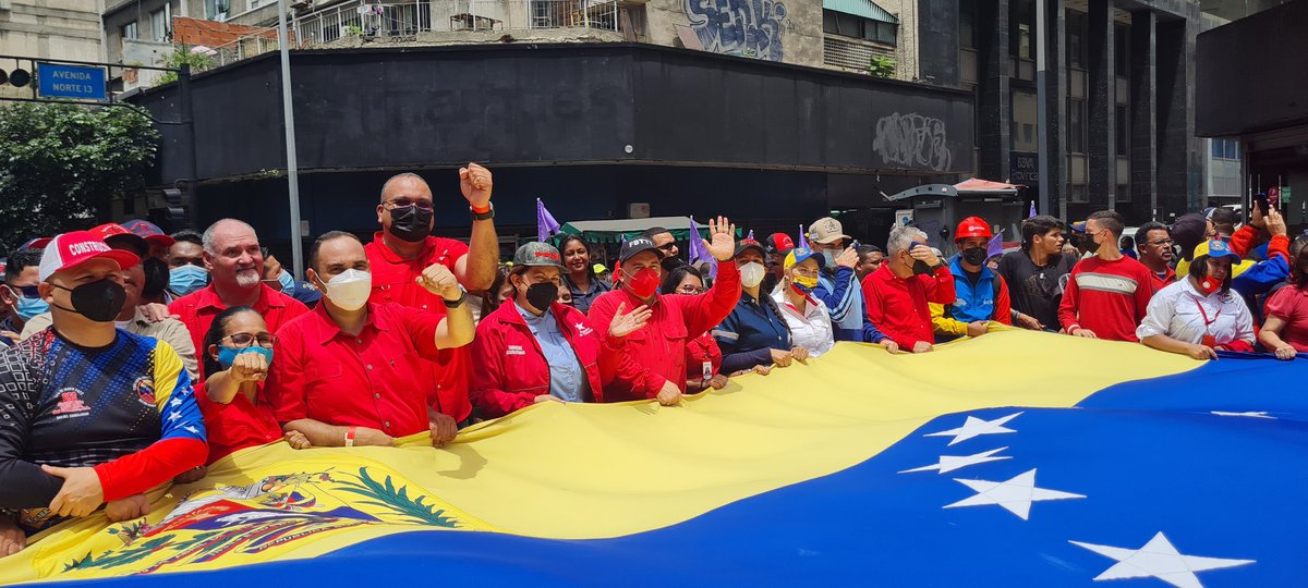 torrealbaf's tweet photo. El Gobierno Bolivariano cuenta con la fuerza de la Clase Obrera venezolana, quienes hoy respaldamos las Políticas Revolucionarias de Protección, continuemos trabajando y haciendo frente al bloqueo criminal como lo orientó el Presidente @NicolasMaduro.

#VenezuelaYArgeliaUnidas https://t.co/IsSzPp4YfN