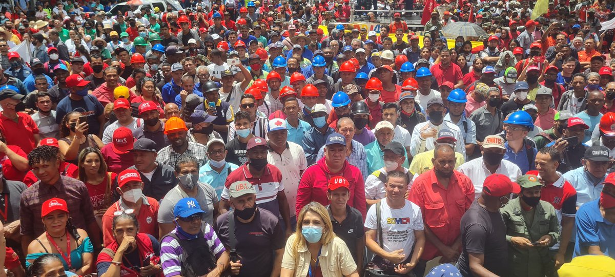 torrealbaf's tweet photo. El Gobierno Bolivariano cuenta con la fuerza de la Clase Obrera venezolana, quienes hoy respaldamos las Políticas Revolucionarias de Protección, continuemos trabajando y haciendo frente al bloqueo criminal como lo orientó el Presidente @NicolasMaduro.

#VenezuelaYArgeliaUnidas https://t.co/IsSzPp4YfN