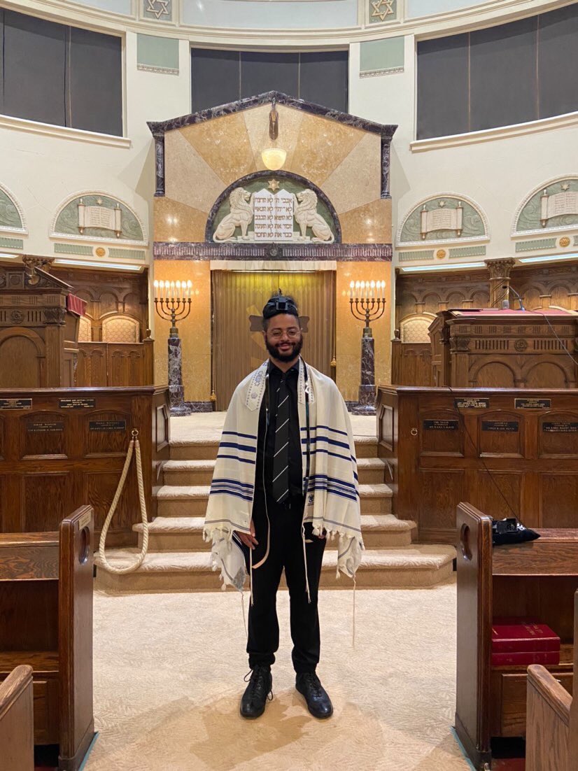 (((Half White Full Black))) tweet media