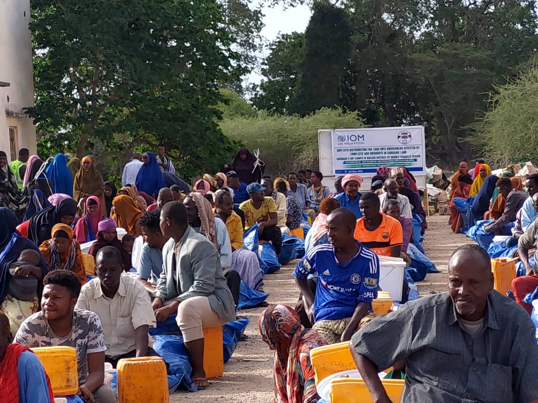 ShabeladaDhexe's tweet photo. We've successfully completed 3 days of distribution of NFI &amp; hygiene kits for 1,000 vulnerable idps in #Balcad district implemented by #Ivdo org. 
We extend our utmost gratitude to H.E @CelestinFranz,Mohamed Abdelazim, Emergency coordinator &amp; all @IOM_Somalia team's Diligence https://t.co/yhRRESxgl2